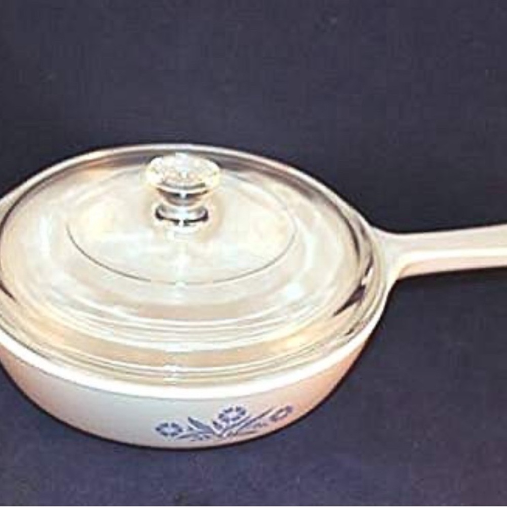 Corning Ware Model P-83-B Cornflower Blue 6.5 Inch White Casserole Dish with Lid